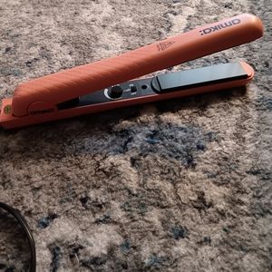 Amika flat iron